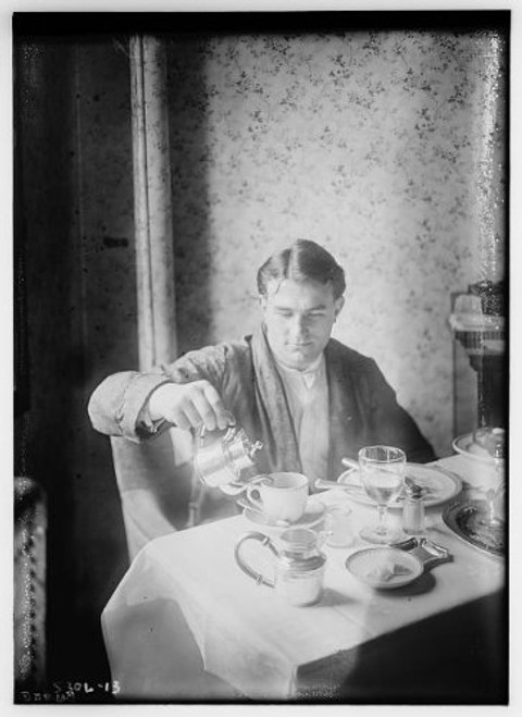 HistoricalFindings Photo: Burke,Men,Drinking Tea,Kettles,Dishes,tablecloths,Portraits,Bain News Service HistoricalFindings Photo: Burke,Men,Drinking Tea,Kettles,Dishes,tablecloths,Portraits,Bain News Service
