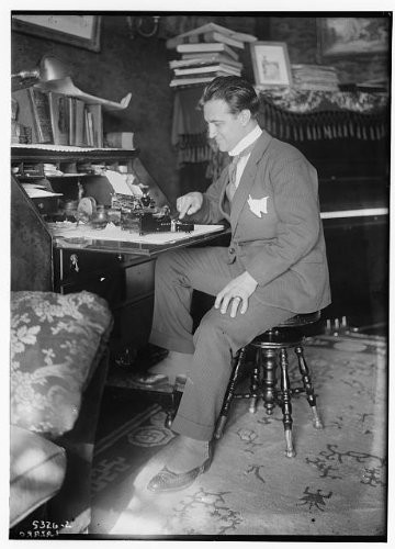 HistoricalFindings Photo: Lazarro,desks,Offices,typewriters,Paperwork,stools,Men,Pianos,Bain News Service
