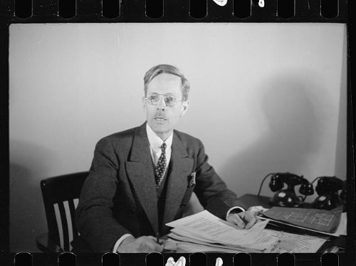 HistoricalFindings Photo: Men,Offices,desks,Tables,Paperwork,Portrait Photographs,1935 5