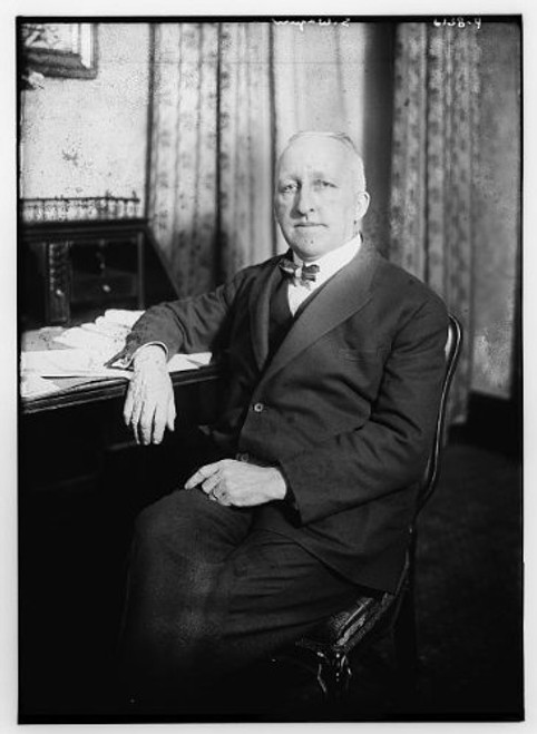 HistoricalFindings Photo: S. Wagner,Men,Suits,Dress Clothes,Ties,desks,Papers,Seats,Bain News Service HistoricalFindings Photo: S. Wagner,Men,Suits,Dress Clothes,Ties,desks,Papers,Seats,Bain News Service