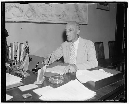 HistoricalFindings Photo: Social Security Board,George E Bigge,Politicians,desks,Washington DC,1937