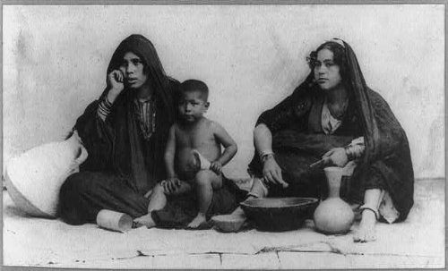 HistoricalFindings Photo: Women,Child,Egypt,1890-1923,vases,Bowl,Little boy,North Africa