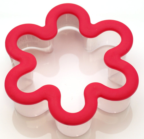 Wilton 2311-1383 Comfort Grip Pink Flower Cookie Cutter Wilton 2311-1383 Comfort Grip Pink Flower Cookie Cutter