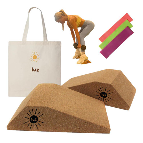 LUZ Squat Wedge Block - Improves Squat Form and flexibility - Ideal for Weightlifting, Calf Stretch, Yoga and Pilates - Slant Board with Non-Slip Surface for Safety and Comfort - comes with a Tote Bag and a Resistance Band.