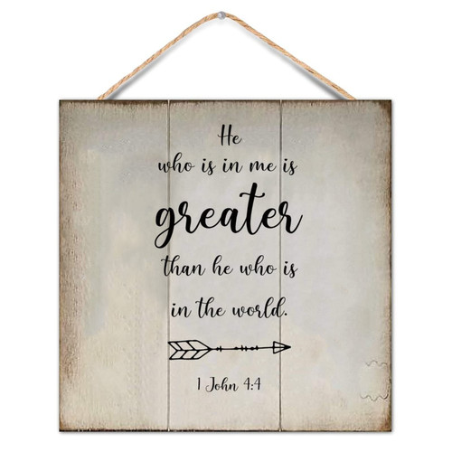 Vintage Style Wood Pallet Bible Verse He Who is in Me is Greater Than He Who is in the World Wooden Wall Signs for Porch Living Room Garden Yard Farmhouse Kitchen Coffee Bar Home Decor 16x16inch