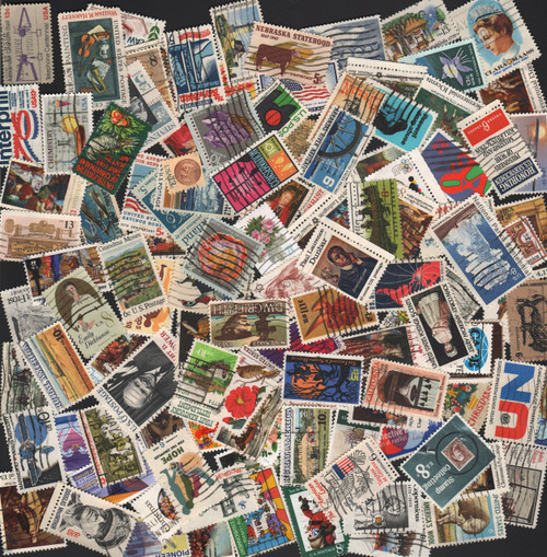 VINTAGE STAMP COLLECTING!! 100 OFF PAPER ~ ALL VINTAGE COMMEMORATIVES!! U.S. POSTAGE STAMPS ~ 100 stamps (with a few extra) ready to add to your collection