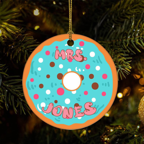 Christmas Tree Ornaments Custom Name on Donuts Christmas Ornament Keepsake Ornament Home Decor Funny Hanging Pendants Round Ceramic Xmas Ornaments