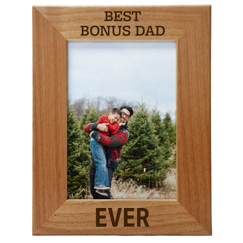 Cedar Crate Market Dad Picture Frame, Bonus Dad Picture Frame, Best Bonus Dad Ever, Engraved Natural Wood Photo Frame, Fits a 5x7 Vertical Portrait, Frame for Dad, Grandpa, Father's Day
