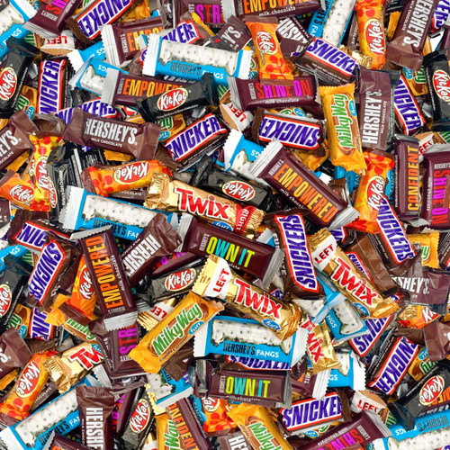 Halloween Candy Assortment - Famous Brands' Chocolate Bars Variety Pack - Individually Wrapped Sweet Delights (3 Pound Bag - Approx. 100 Count)