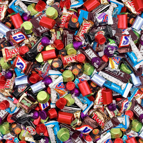 Halloween Candy Variety Pack - Famous Brands Family Size Chocolate Assortment - Individually Wrapped (4 Pound Bag - Approx. 220 Count)