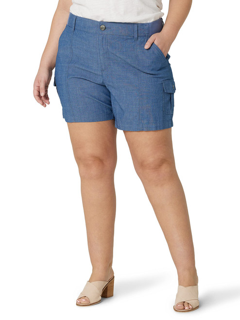 Lee Women's Size Flex-to-Go Mid-Rise Seamed Cargo Short, Rinse Chambray, 18 Plus Medium