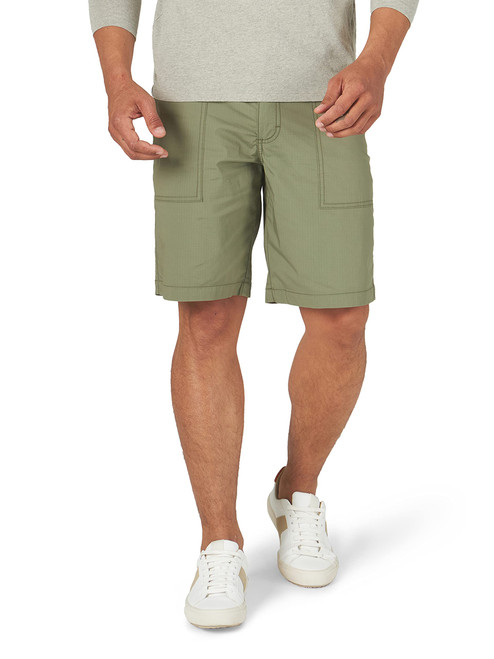 Lee Men's Extreme Motion Relaxed Fit Utility Flat Front Short, Deep Lichen Green, 38
