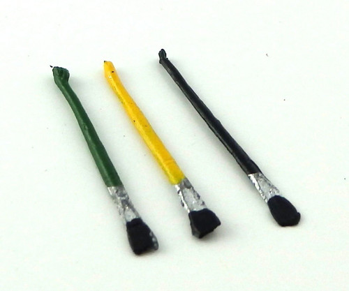Dollhouse Miniature Set of 3 Paint Brushes by International Miniatures