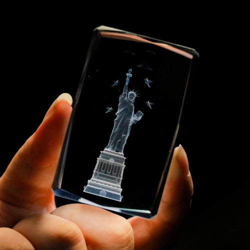 vskikris Statue of Liberty - 3D Crystal Cube Crystal Paperweight Statue of Liberty New York City Landmark Replica Statue Souvenir vskikris Statue of Liberty - 3D Crystal Cube Crystal Paperweight Statue of Liberty New York City Landmark Replica Statue Souvenir