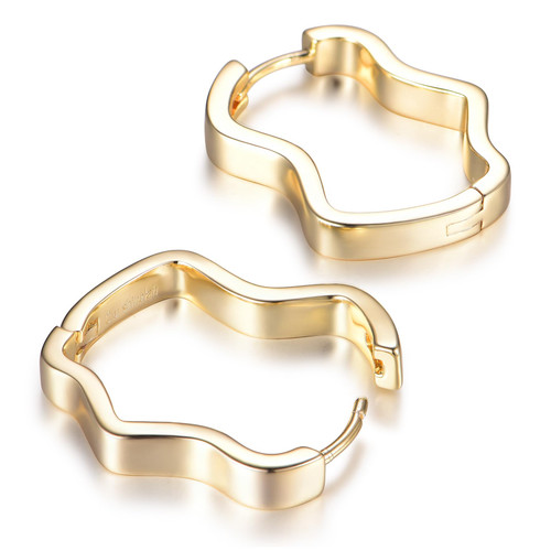 shinelab Gold Hoop Earrings for Women Twisted Huggie 14K Gold Plated Chunky Earrings Wavy Geometric Hoop Trendy Earrings Jewelry Gift for Girls