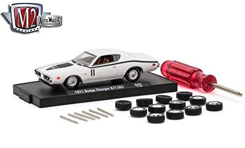 M2 Machines 1971 Dodge Charger R-T 383 (Bright White) - Auto-Wheels Release 5 2017 Castline Premium Edition 1:64 Scale Die-Cast Vehicle Kit (R05 17-06)