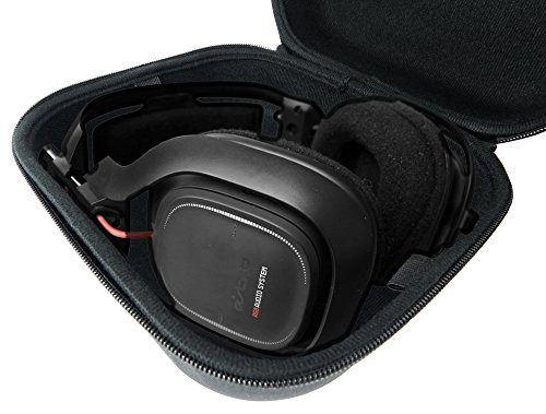 CASEMATIX Gaming Headset Case  Carry Bag fits SteelSeries Arctis 7 , Arctis 5 , and Arctis 3 Wireless or Wired DTS Gaming Headsets for XBOX ONE , PS4 , PC , VR , Mac and More Headphones