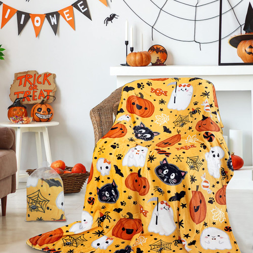 Apxucok Halloween Blanket Haunted Throw Pumpkin Ghost Spooky Spider Webs Bat Black Cats Witch's Hat Skull Potions Flannel Halloween Fleece Blankets and Throws (50" x 60")