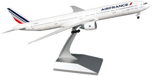 Daron Skymarks Air France 777-300ER Airplane Model Building Kit with Gear 1/200-Scale