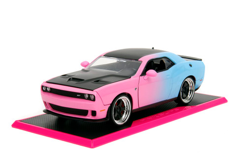 Pink Slips 1:24 W5 2015 Dodge Challenger SRT Hellcat Die-Cast Car w/Base, Toys for Kids and Adults(Pink/Blue Gradient)