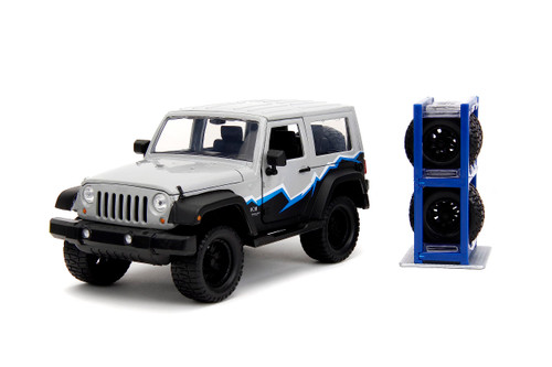 Just Trucks 1:24 2007 Jeep Wrangler Die-Cast Truck w/Tire Rack, Toys for Kids and Adults(Grey/Primer Black)