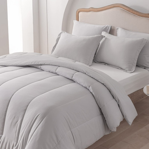 SLEEPBELLA Queen Comforter Set, Light Grey Down Alternative Comforter Ultra Soft, Lightweight and Fluffy Farmhouse Bedding Comforter Set for All Seasons, 3Pcs (1 Comforter, 2 Pillow Shams)