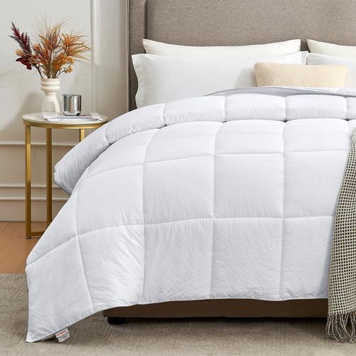 Homelike Moment Oversized Queen Lightweight Comforter White - All Season Down Alternative Bed Comforter Summer Duvet Insert Quilted Comforters Oversize Queen White Square Embossed