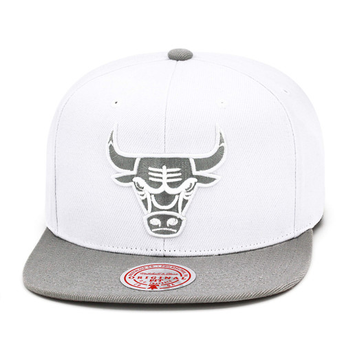 Mitchell & Ness Chicago Bulls Snapback Hat - White/Cool Grey - Basketball Cap for Men