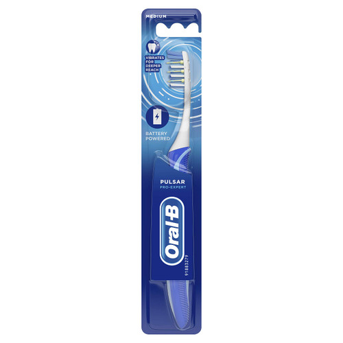 Oral-B Pulsar Pro-Expert Manual Toothbrush, with Battery Powered Vibrating Bristles for Deeper Reach, Slim Handle, Individually Flexing Sides, Blue