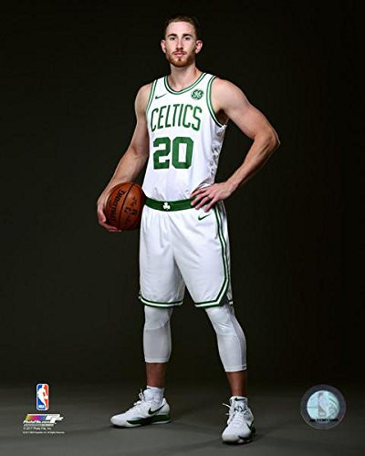 Gordon Hayward Boston Celtics 2017 NBA Studio Posed Photo (Size: 8" x 10")