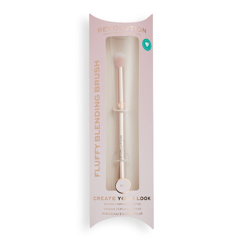 Makeup Revolution Create Fluffy Blending Brush, Makeup Brush To Flawlessly Blend Eyeshadows, Vegan & Cruelty-Free, R4