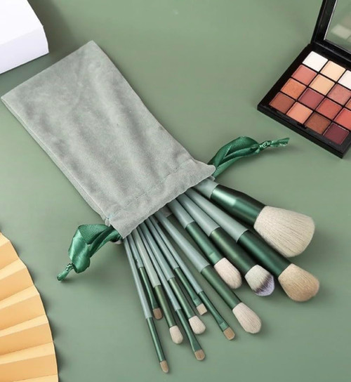13pcs Makeup Brushes Set Foundation Powder Concealer blush Loose Powder Eye Shadow Highlighter Brush Beauty Tools (Green)