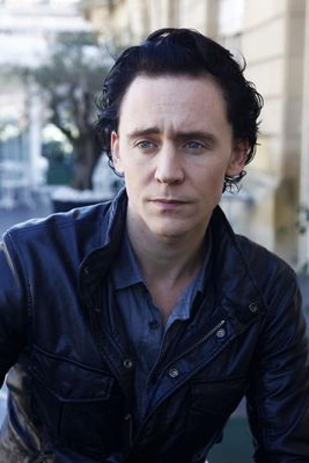 FC Carino Tom Hiddleston - 18X24 Rare Poster Print FCA #IDP266360