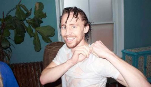 FC Carino Tom Hiddleston - 18X24 Rare Poster Print FCA #IDP611258