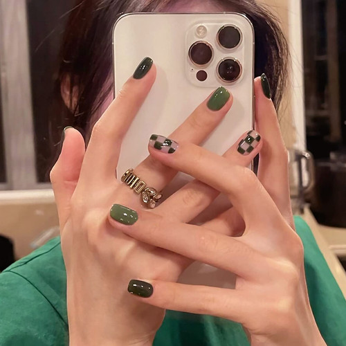 LIGHT RAIN Green Press on Nails - Checkmate, Luxury Reusable Seven Layers Gel UV Finish Checkerboard False Nails, Handmade Nail Art with Design by Licensed Manicurist, Short Square Shape, Small Size