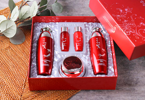 Jigott - DAANDAN Bit Premium Red Ginseng Set, Skin 5.07 FL OZ, Emulsion 5.07 FL OZ, Cream 1.69 FL OZ, Skin Sample 1.01 FL Oz, Emulsion Sample 1.01 FL OZ