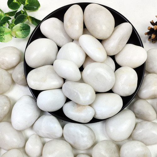YISZM 20lbs White River Rocks, 1-2 Inch Natural Pebbles for Indoor Plants, High Polished Decorative Stones Vase Filler Fish Tank Aquariums Landscaping Garden Outdoor and Indoor DIY YISZM 20lbs White River Rocks, 1-2 Inch Natural Pebbles for Indoor Plants, High Polished Decorative Stones Vase Filler Fish Tank Aquariums Landscaping Garden Outdoor and Indoor DIY