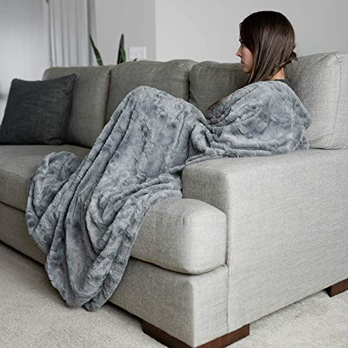 GRACED SOFT LUXURIES Softest Warm Elegant Cozy Faux Fur Home Throw Blanket (Solid Gray, Large 50" x 60") GRACED SOFT LUXURIES Softest Warm Elegant Cozy Faux Fur Home Throw Blanket (Solid Gray, Large 50" x 60")