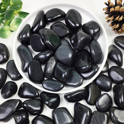 20lbs Black Pebbles for Plants, 1-2 Inch High Polished Natural River Rocks for Landscaping, Decorative Stones Vase Filler Fish Tank Aquariums Garden Outdoor and Indoor DIY 20lbs Black Pebbles for Plants, 1-2 Inch High Polished Natural River Rocks for Landscaping, Decorative Stones Vase Filler Fish Tank Aquariums Garden Outdoor and Indoor DIY