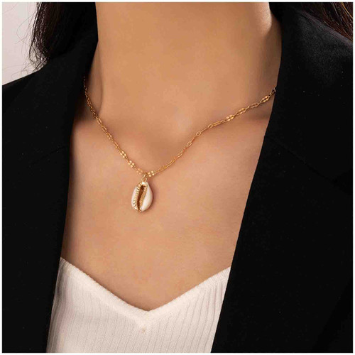 Bohemian Shell Pendant Necklace Gold Seashell Choker Necklace Cowrie Choker Necklace Chain Lace Chain Necklace Jewelry for Women and Girls Bohemian Shell Pendant Necklace Gold Seashell Choker Necklace Cowrie Choker Necklace Chain Lace Chain Necklace Jewelry for Women and Girls