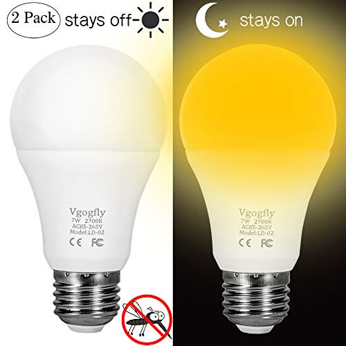 Amber Yellow Bug Light Bulbs Dusk to Dawn Light Bulb 6W A19 Outdoor Porch Lights Security Smart Sensor Lighting 2000K 40W Amber LED Auto on/Off Bugs Free E26 500 Lumens (2 Pack)