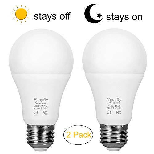 Dusk to Dawn Light Bulb 7W E26 Smart Sensor LED Bulbs Built-in Photosensor Detection with Auto Switch Outdoor Indoor LED Lighting Lamp for Porch Front Door Garage Basement (Cool White, 2 Pack)