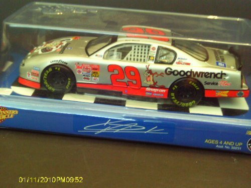 NEW KEVIN HARVICK #29 NASCAR 2001 GOODWRENCH CAR * 1:24