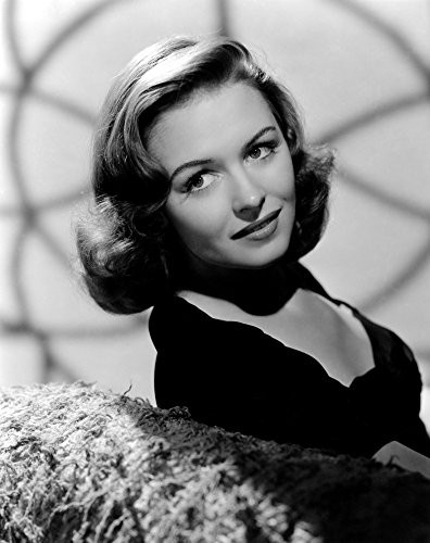 Posterazzi Calling Dr. Gillespie Donna Reed 1942 Photo Poster Print (8 x 10) Varies