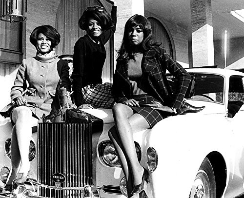 Diana Ross and The Supremes on a car Photo Print (10 x 8)
