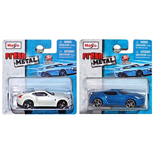 Maisto Fresh Metal Nissan 370Z in Pearl White and Blue SET OF 2