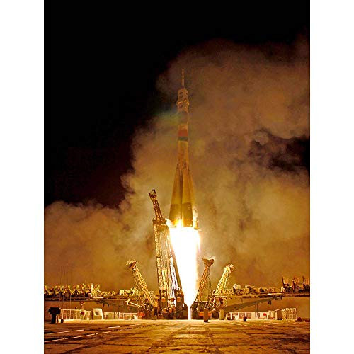 Wee Blue Coo Space Photography Rocket Launch Soviet Soyuz Take Off Blast USSR Unframed Wall Art Print Poster Home Decor Premium