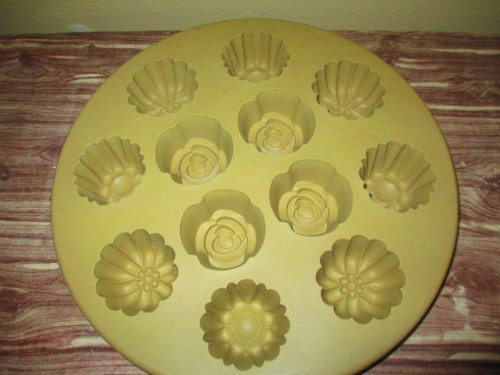 Pampered Chef Silicone Floral Cupcake Pan