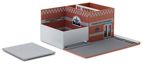 Hot Pursuit Central Command City of Chicago Police Department (CPD) Mechanic's Corner Series 4 Diorama for 1/64 Scale Models by Greenlight 57041