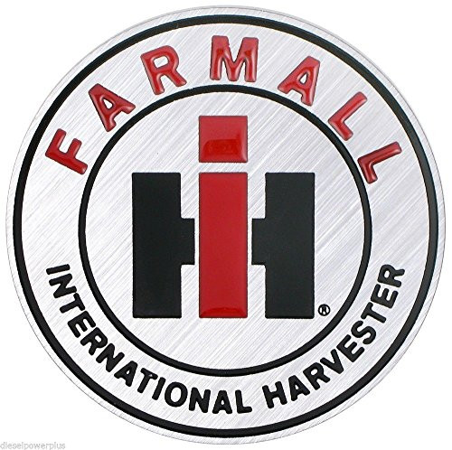 Plasticolor 002233R01 Farmall International Harvester Hitch Cover